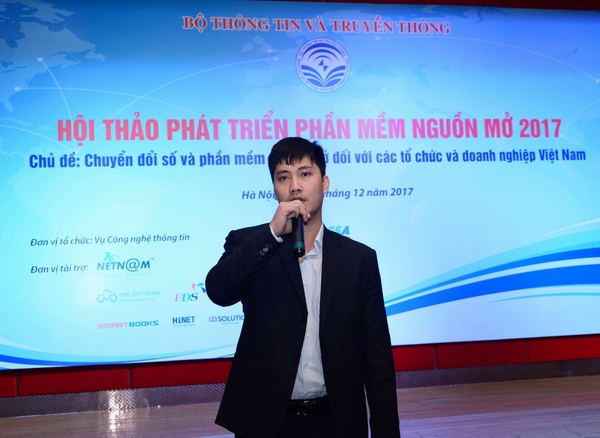 Thứ trưởng Bộ TT&TT Nguyễn Thành Hưng cho rằng, trong quá trình chuyển đổi số này, thách thức lớn đối với cộng đồng nguồn mở là phải làm thế nào để có sự liên kết và tạo được sự tin tưởng với các tổ chức, doanh nghiệp để có thể đóng góp nhiều hơn cho quá trình chuyển đổi số.