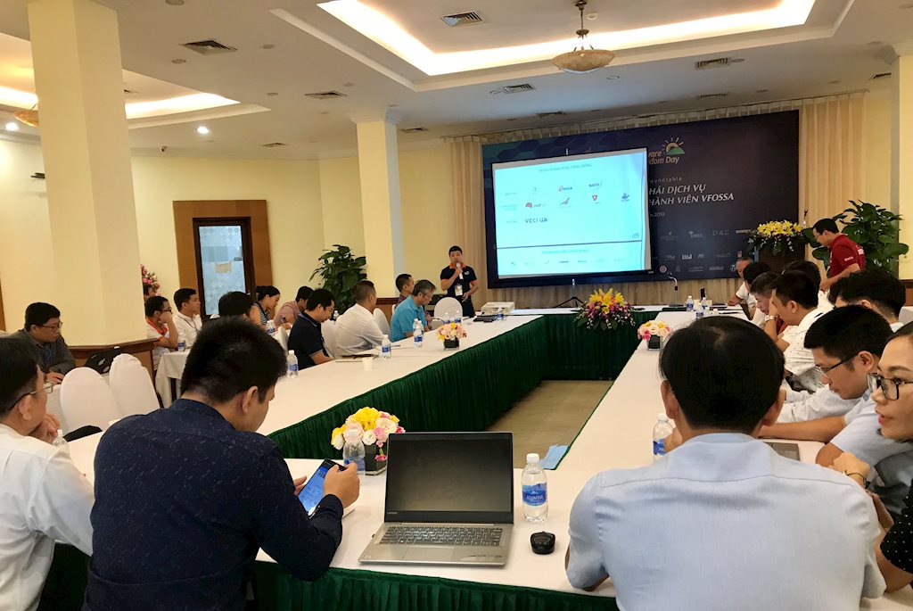 Ông Lê Phú Cường, Phó Giám đốc Công ty FDS FDS giới thiệu về Phần mềm nguồn mở OpenCPS dành cho dịch vụ công trực tuyến tại Software Freedom Day 2019.