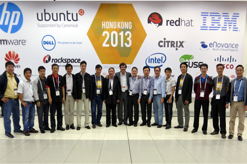 Đoàn Việt Nam tham dự OpenStack Summit Hồng Kông.